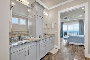 6 chambres, fer et planche à repasser, accès au Wi-Fi (inclus)