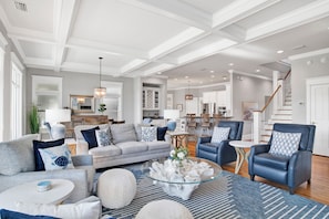 Smart TV, pebolim, mesa de pingue-pongue