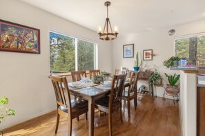 In-room dining - Pine Cliff (Flagstaff)