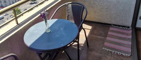 تناول الطعام بالخارج