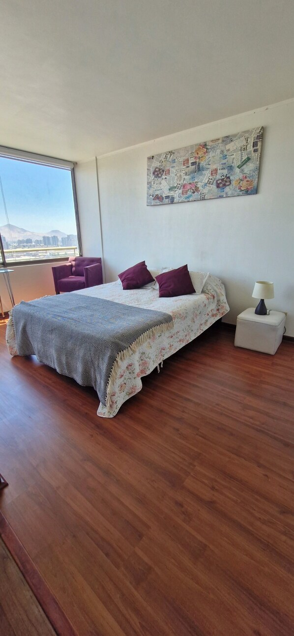 1 bedroom, desk, iron/ironing board, WiFi