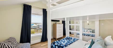 6 bedrooms, free WiFi, bed sheets