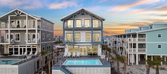 Book for Fall! Gulf Views! Private Pool Overlooking the Gulf! Elevator! Grill!