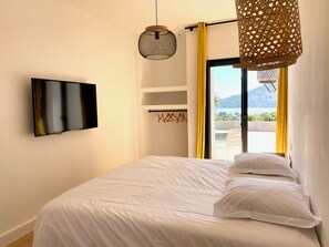 3 bedrooms, iron/ironing board, bed sheets - 3-bedroom villa with swimming pool and panoramic sea view over the Gulf of Sagone. (Coggia)