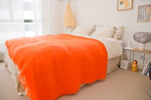 2 bedrooms, iron/ironing board, WiFi, bed sheets - Architectual designed Atelier at the footsteps of Sacre Coeur (Paris)