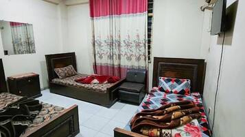 Deluxe Double Room | Iron/ironing board, free WiFi