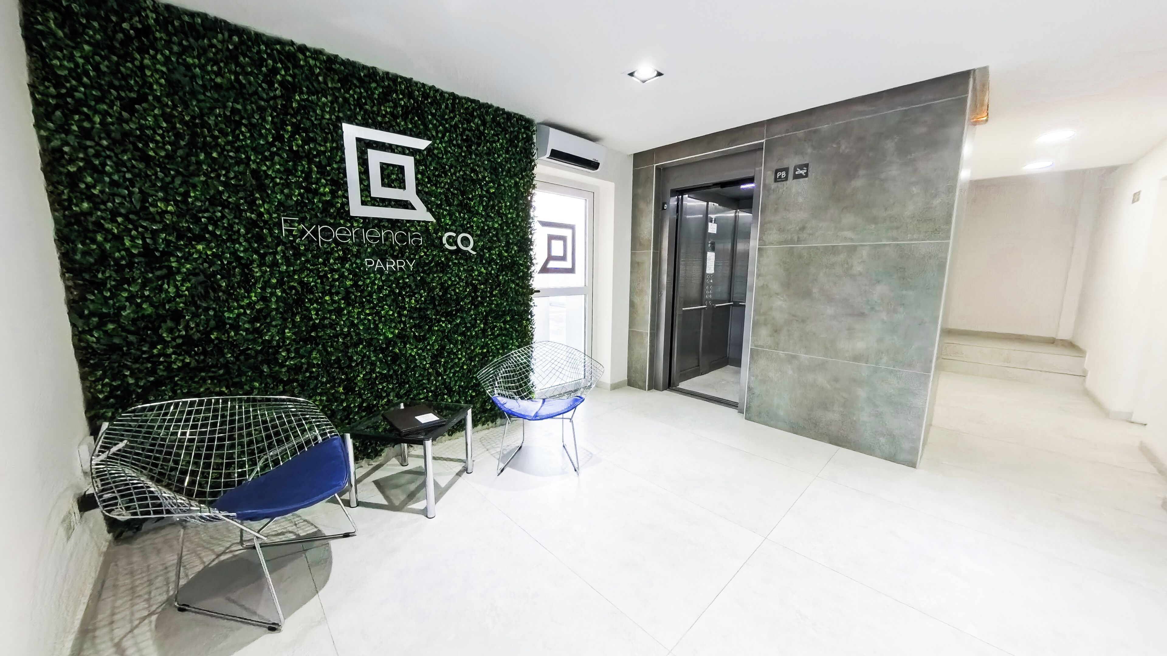 Departamento, 1 cama King size, para no fumadores | Área de sala de estar | Televisión 