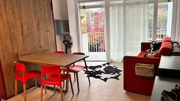 Studio, 1 chambre, balcon | Salle de séjour