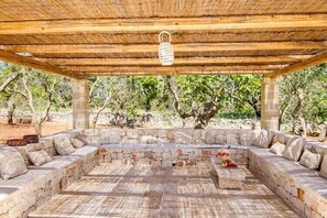 Terrace/patio - Villa in Itria Valley with Infinity Pool (Cisternino)