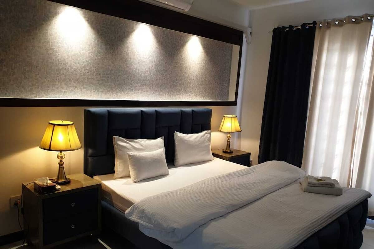 Deluxe Double Room | Soundproofing, iron/ironing board, free WiFi