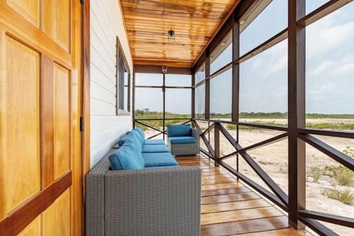 Sunset Retreat - Sleeps 4 - Near Secret Beach