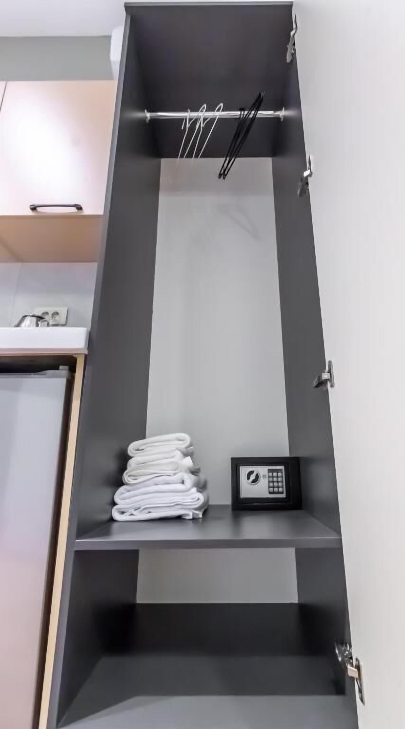 Ropa de cama de alta calidad y minibar 