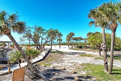 Beach Villa 2217: Your Island Escape with Stunning Gulf Views!