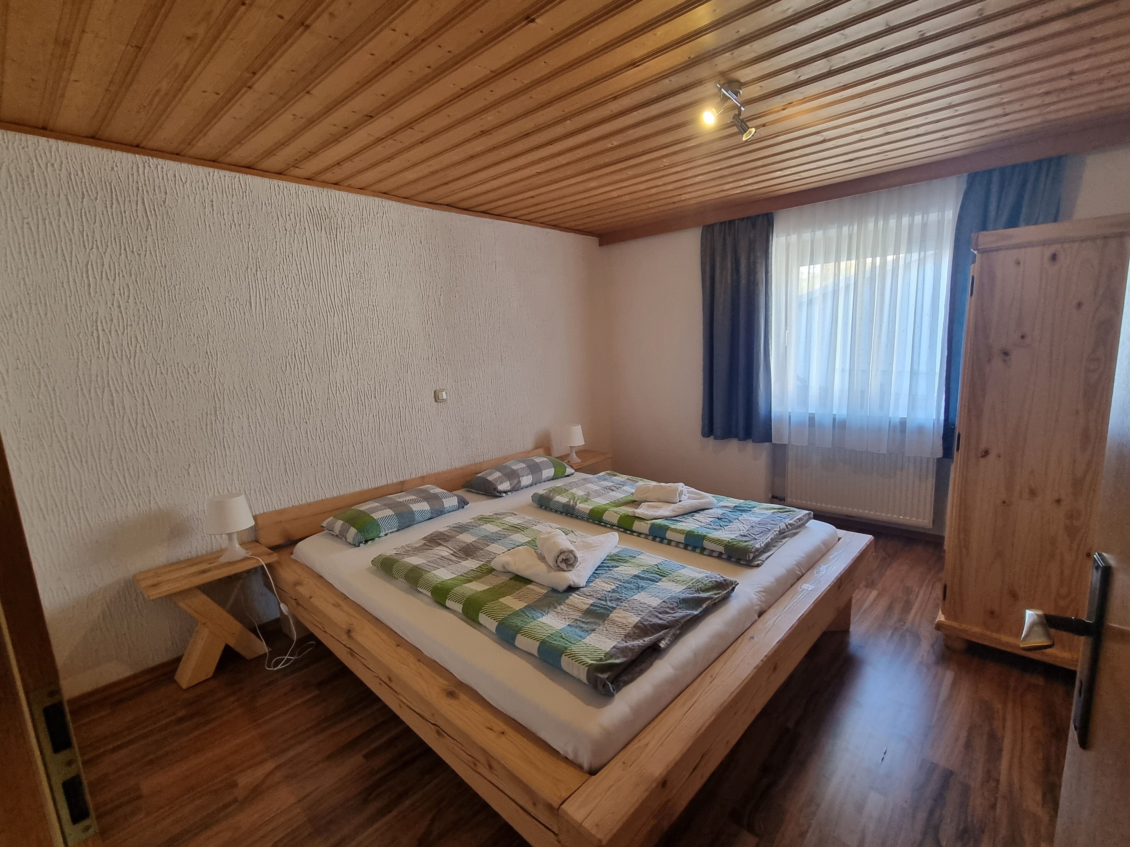 2 bedrooms, WiFi, bed sheets