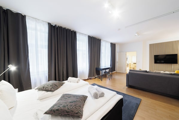 3 bedrooms, desk, iron/ironing board, travel cot - Grand Central City Aprt. MITTE Museum Island/Berlin Cathedral (Berlin)