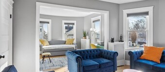 Luxurious 2 BD next to UMass sleep up to 8 with Gym