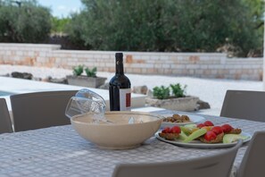Outdoor dining - Holiday Home in Ostuni with Private Pool (Ostuni)
