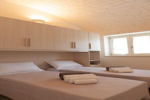 2 bedrooms, iron/ironing board, travel cot, free WiFi - Holiday Home in Ostuni with Private Pool (Ostuni)