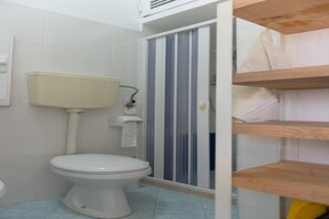 Shower - Country House in Puglia with Pool & Pizza Oven (Ostuni)