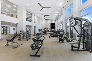 Fitness facility - Luxe Vista Gulch  2BR  Pool  Gym  King Bed (Nashville)