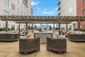 Terrace/patio - Luxe Vista Gulch  2BR  Pool  Gym  King Bed (Nashville)