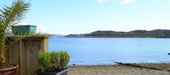 Dunbheag Cottage - waterfront, seaviews, sleeps 4 guests