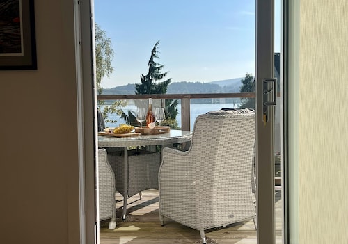 Dunbheag Cottage - waterfront, seaviews, sleeps 4 guests