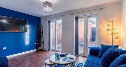 Stylish 3-bedroom House With Parking - Sleeps 6