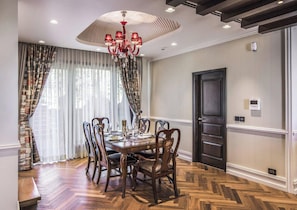Villa, 3 chambres, accessible aux personnes à mobilité réduite, fumeur | Salle à manger
