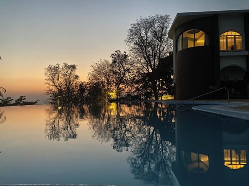 A Majestic and Luxurious Villa Overlooking the Ganges