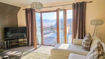 TV, fireplace, video games