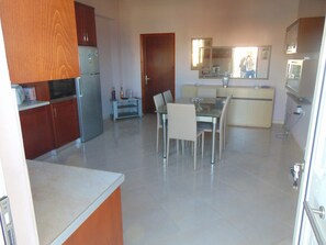 Apartamento, para fumantes | 2 quartos, escrivaninha, quartos à prova de som