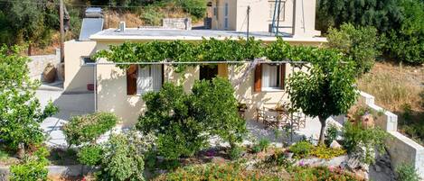 House, Smoking | 2 bedrooms, desk