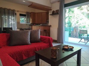 2 bedrooms, desk - Marousi Comfy Apartment With Balcony (Marousi)