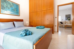 Villa, Smoking | 3 bedrooms, desk