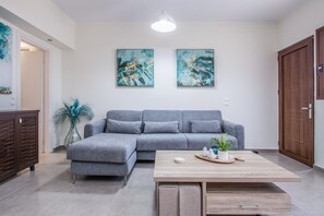 Casa | 1 quarto, escrivaninha