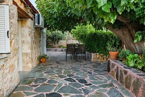 House, Smoking