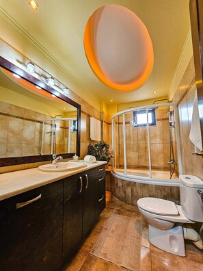 Villa, fumeurs | 4 chambres