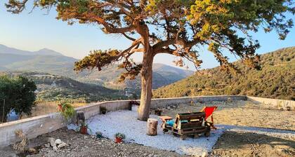 Peaceful Private Cottage Retreat in Countryside