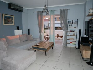 Apartment, Smoking | 2 bedrooms, desk, soundproofing