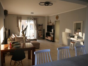 Apartment, Raucher | 2 Schlafzimmer, Schreibtisch, schallisolierte Zimmer