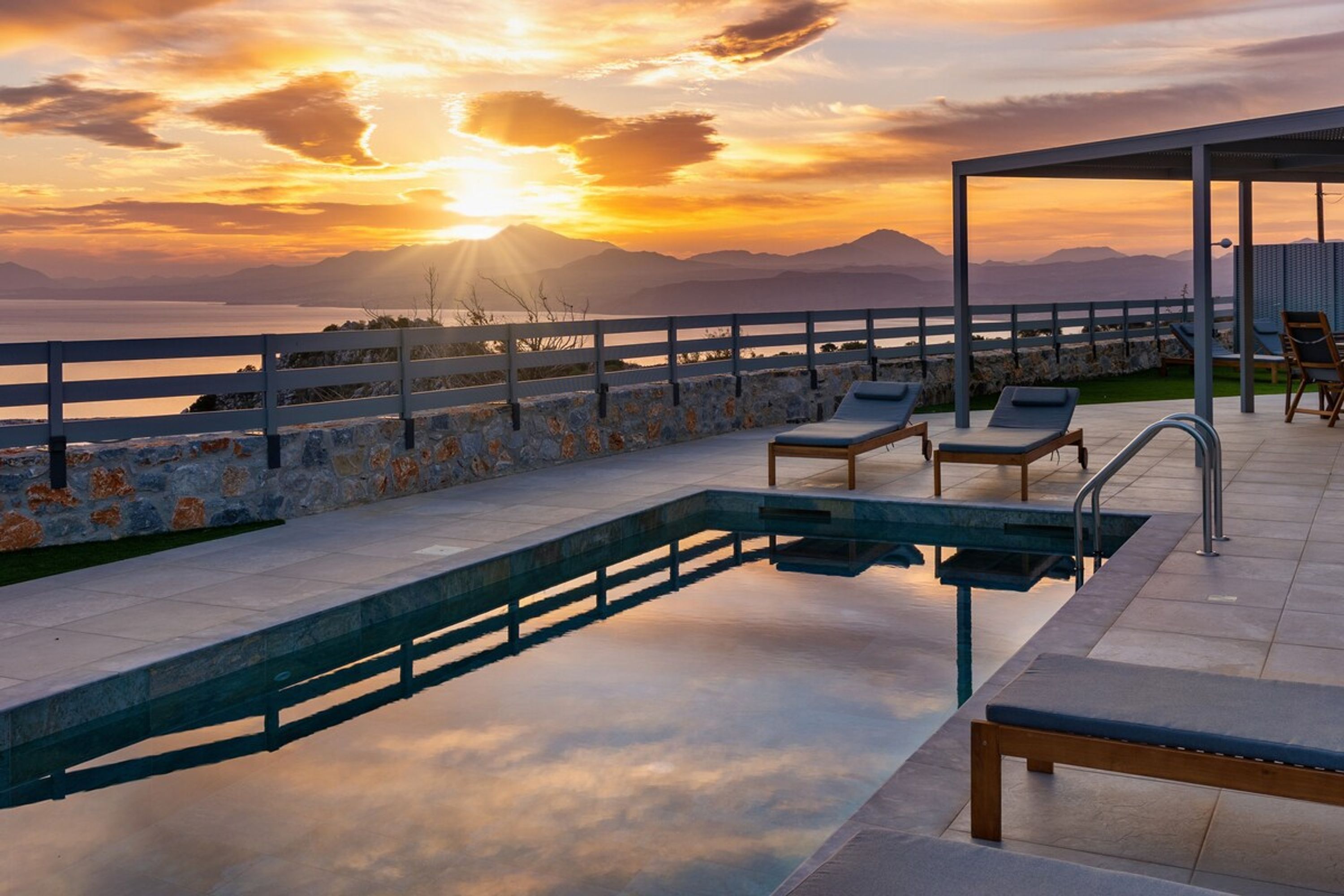 Villa, para fumadores | 3 habitaciones, escritorio y insonorización 