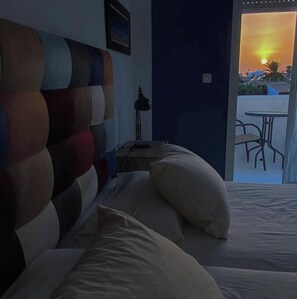 2 slaapkamers, een strijkplank/strijkijzer, reisbedje, wifi