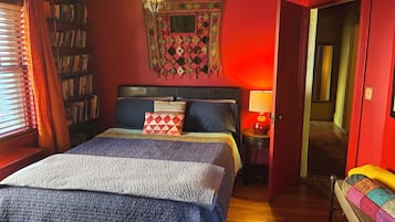 2 bedrooms, desk, iron/ironing board, travel crib