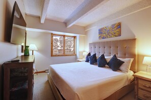 2 bedrooms, free WiFi, bed sheets - True Ski in/out with amazing view of Copper LD308 (Copper Mountain)