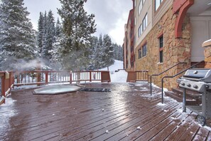 Outdoor spa tub - True Ski in/out with amazing view of Copper LD308 (Copper Mountain)