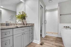 Hair dryer, towels - Unique Beach Retreat: Pool, Hot Tub, Rooftop Deck, Views & Elevator (Surf City)