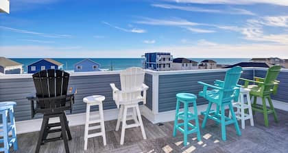 Unique Beach Retreat: Pool, Hot Tub, Rooftop Deck, Views & Elevator