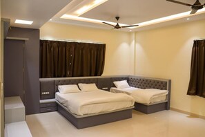 Bureau, espace de travail pour ordinateur portable