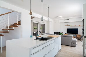 Interior - Villa Paloma Blanca with private heated pool, a Jacuzzi, Finnish Sauna, and Gym, 100m from the beach (Seget Vranjica)